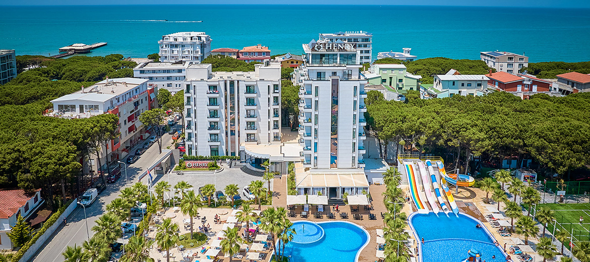 Çfarë ju ofron Henry Resort & Spa